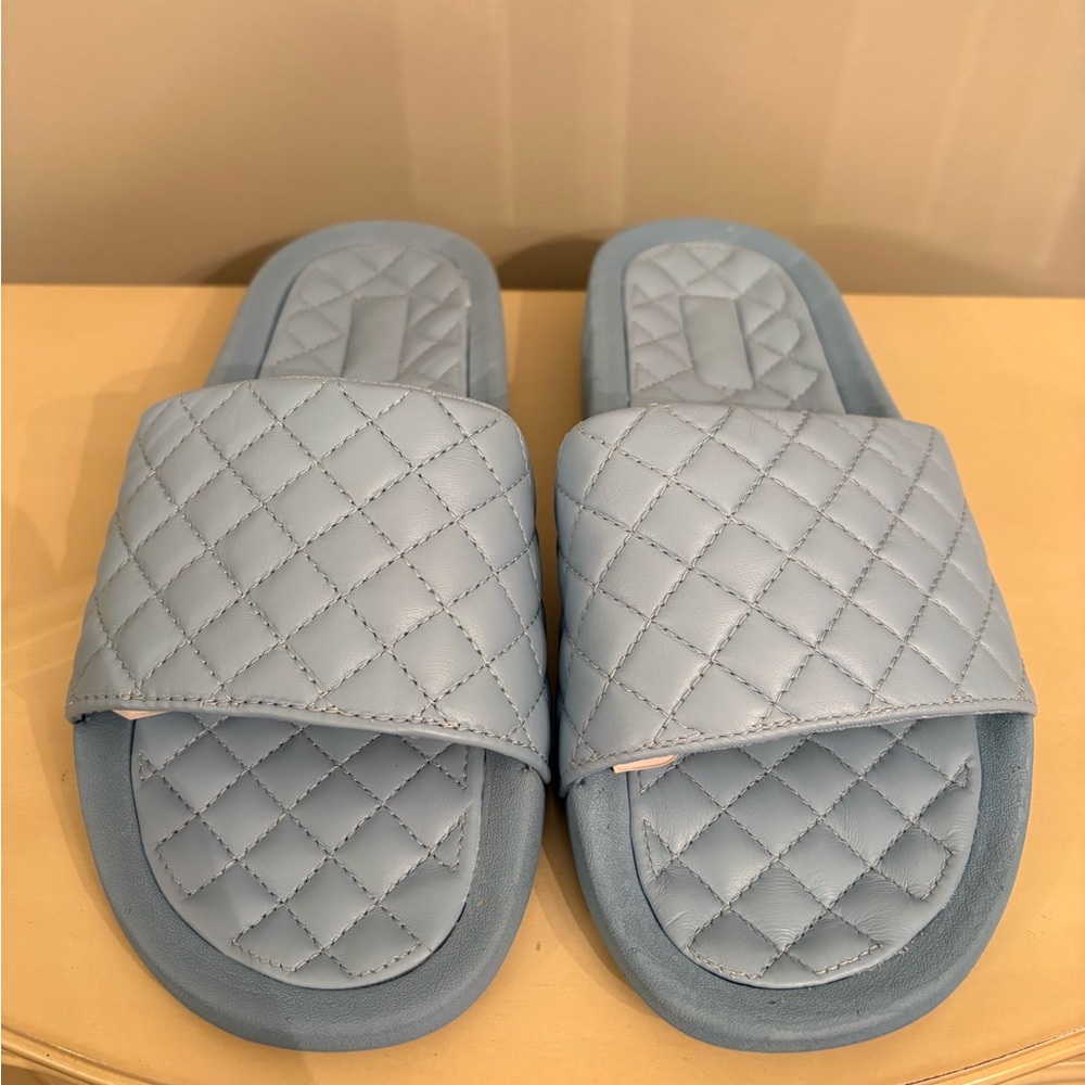 APL Lusso Ice Blue Quilted Slides Sizd 8 NWT